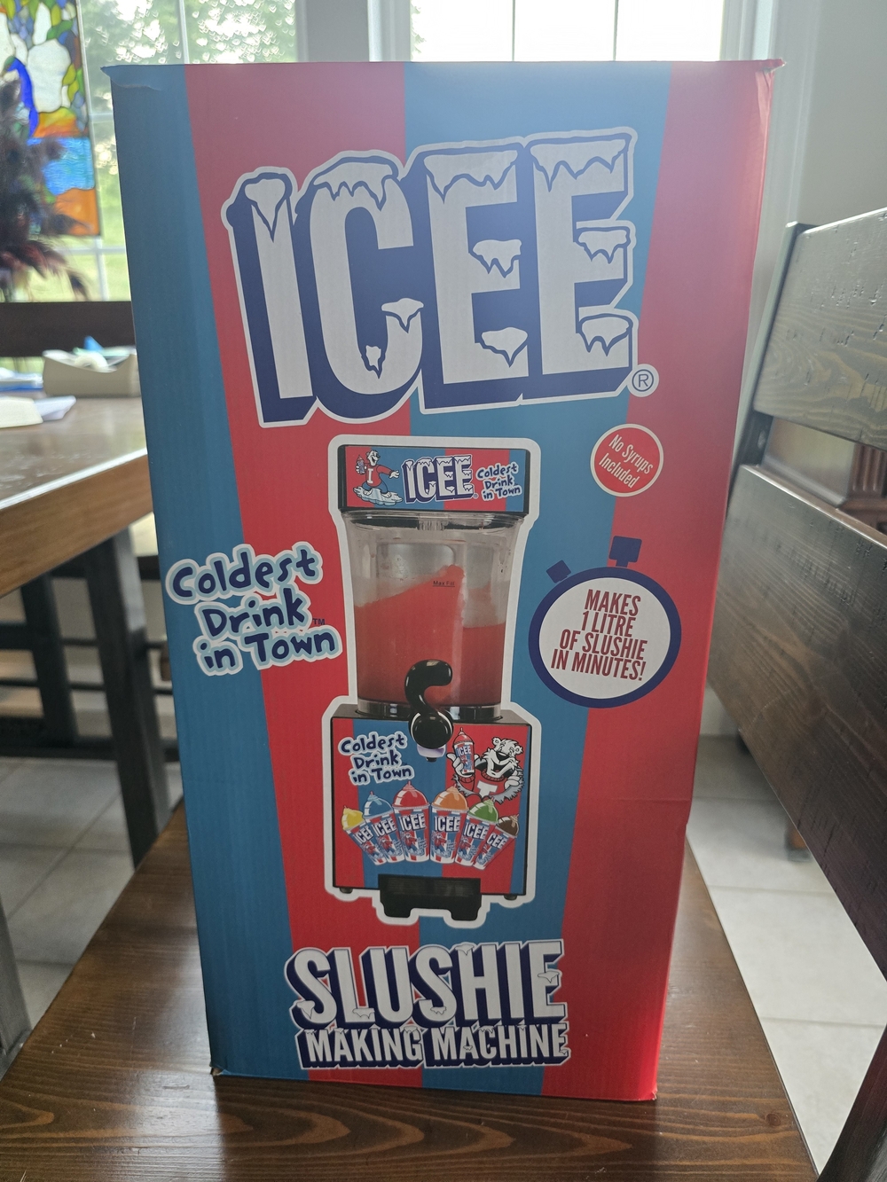 Ice Red and Blue Slushie Making Machine